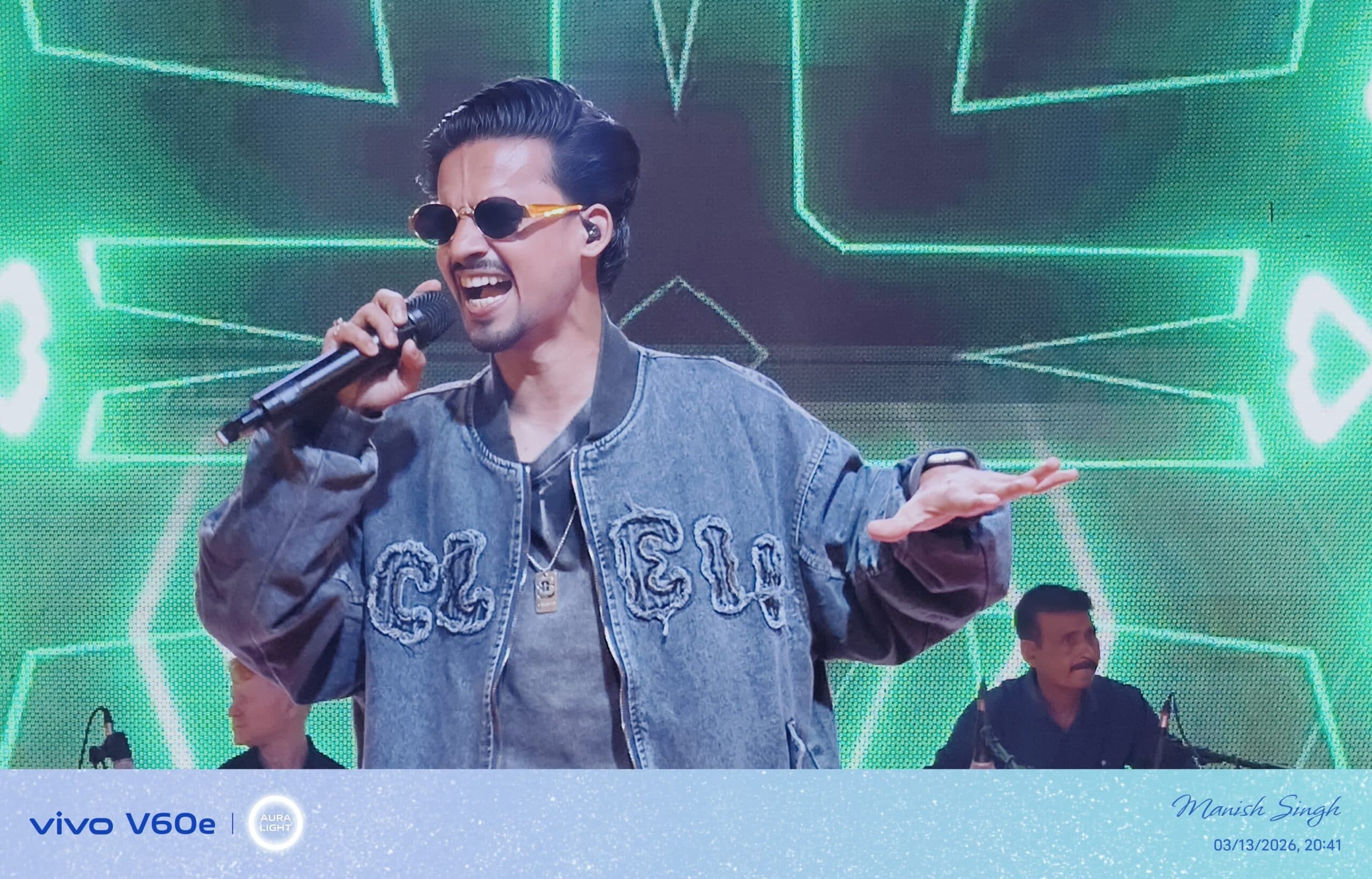 जय झा व निलोफर शबनम की गीतों पर झूमते रहे श्रोता