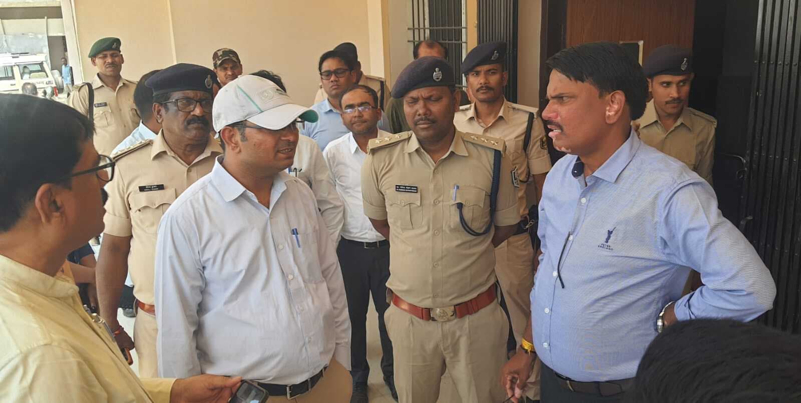 समृद्धि यात्रा : डीएम ने कटोरिया पहुंचकर की तैयारियों की समीक्षा, दिए कई निर्देश