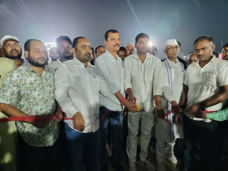 नाइट क्रिकेट टूर्नामेंट : पहले लीग मैच में बखरी की टीम ने खगड़िया को हराया