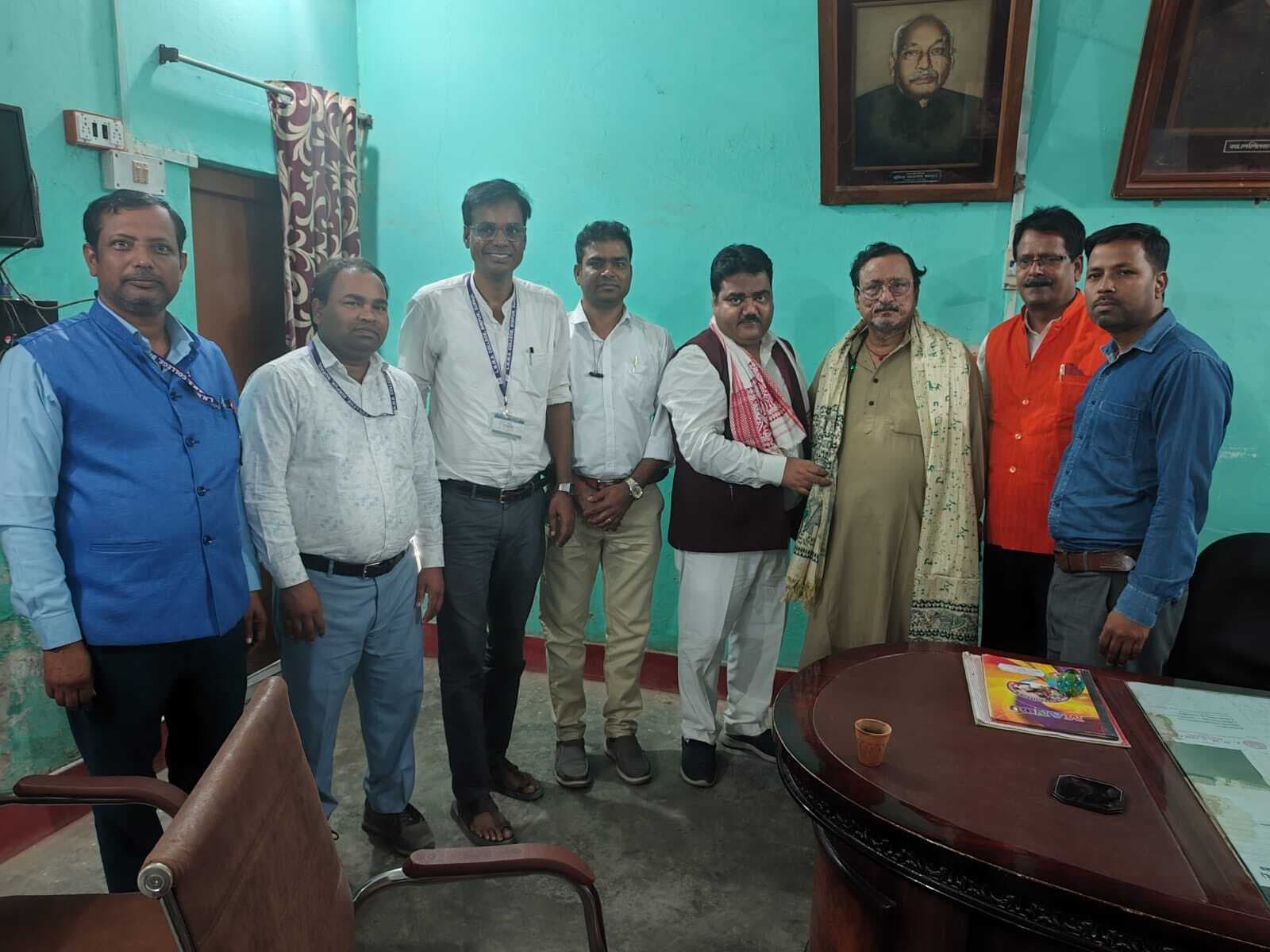 सीनेट प्रत्याशी डॉ सुधांशु ने किया जनसंपर्क