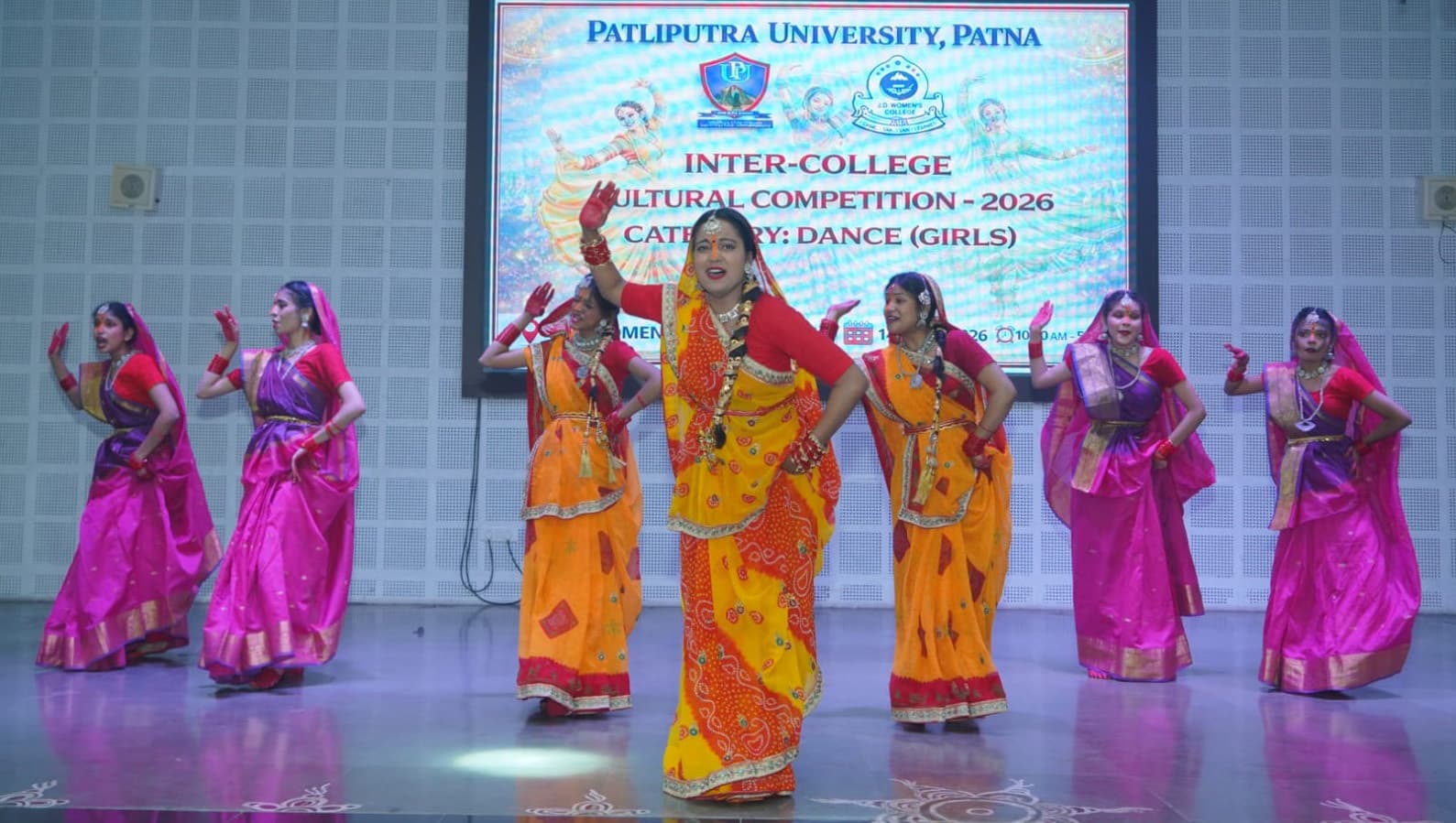 जेडी वीमेंस कॉलेज- सांस्कृतिक उत्सव : शास्त्रीय और लोक नृत्य में छात्राओं ने बिखेरा जलवा