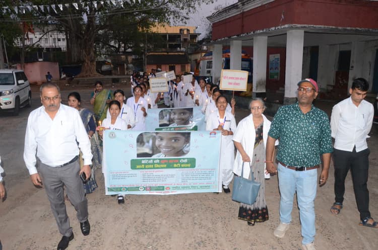 Deoghar News : बेटियों की सुरक्षा और सम्मान के लिए लगायी गयी मशाल