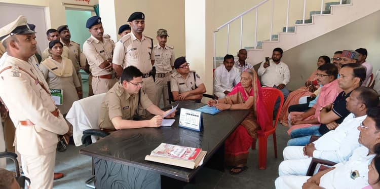 समस्याओं का निराकरण करें, उसे लटका कर नहीं रखें : एसपी