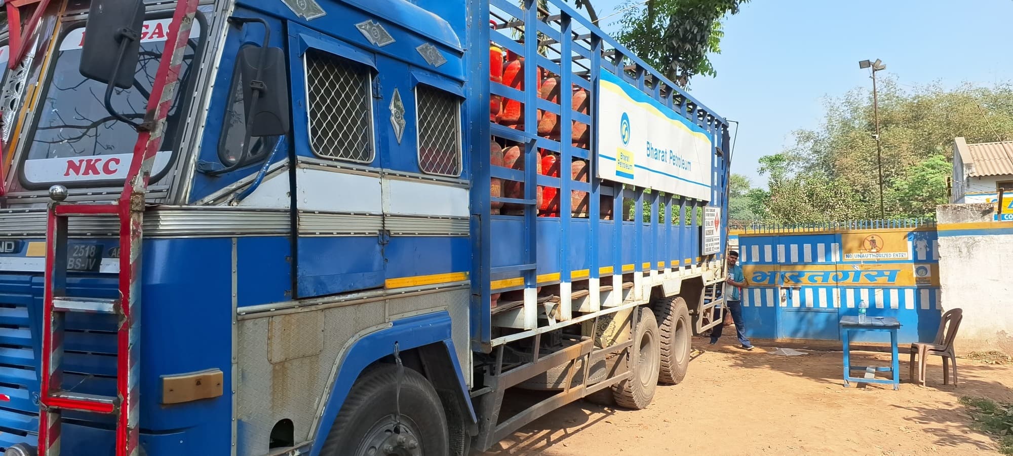 गैस आपूर्ति के लिए उपभोक्ताओ की बढ़ती जा रही है बेचैनी