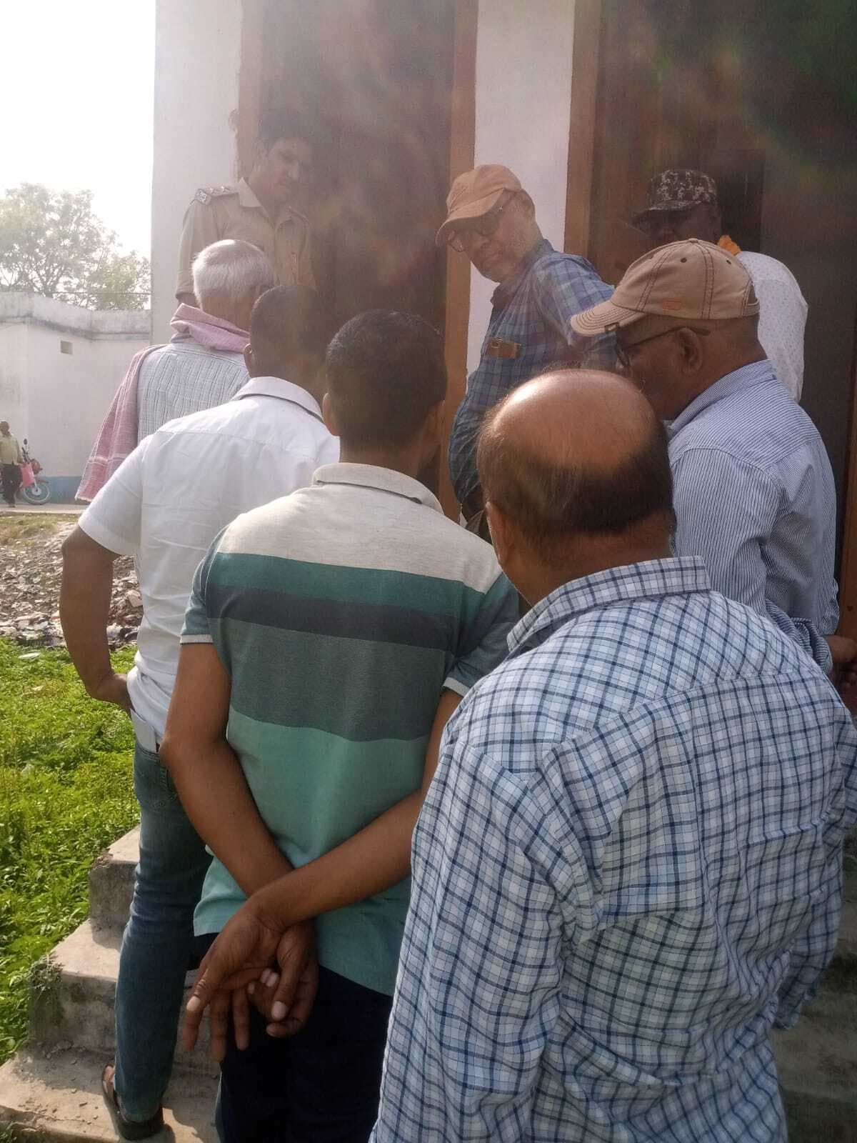 चोरी के समान मनरेगा के जर्जर शौचालय से बरामद