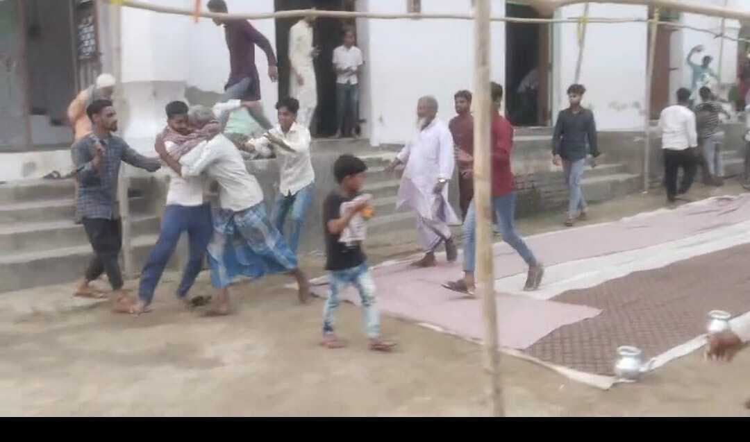 मस्जिद विवाद को लेकर दो पक्षों में पथराव, परबत्ता पुलिस ने कराया शांत