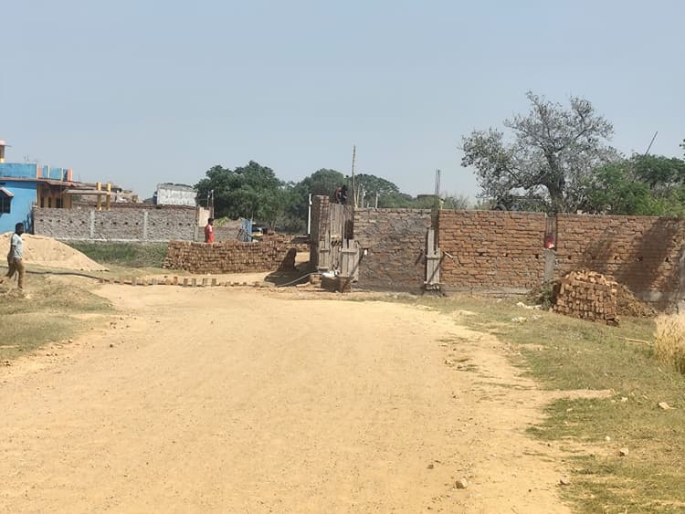 मांडर में हेसल-घुघरी पथ तीन दिनों से बंद, परेशानी