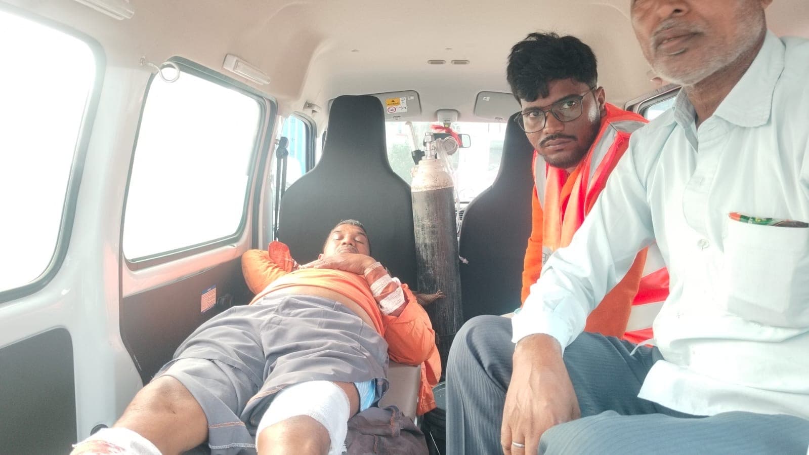 Giridih News :गिरिडीह स्टेशन के स्टोर में चोरी का प्रयास, नाइट गार्ड के साथ मारपीट