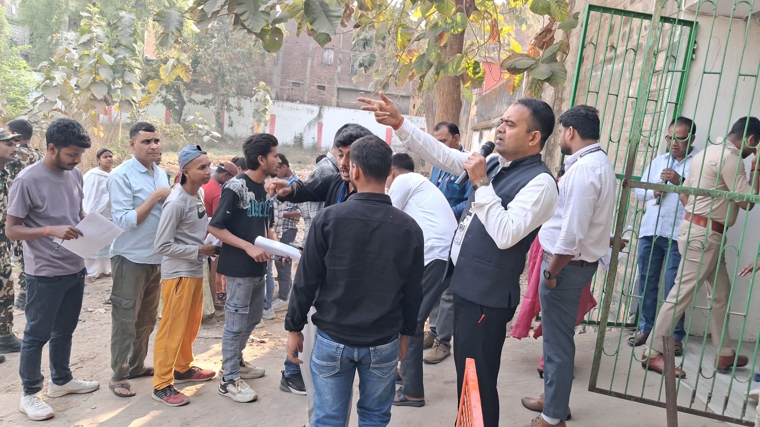 42 केंद्रों पर हुई परिचारी भर्ती परीक्षा, गणित के प्रश्न थे कठिन