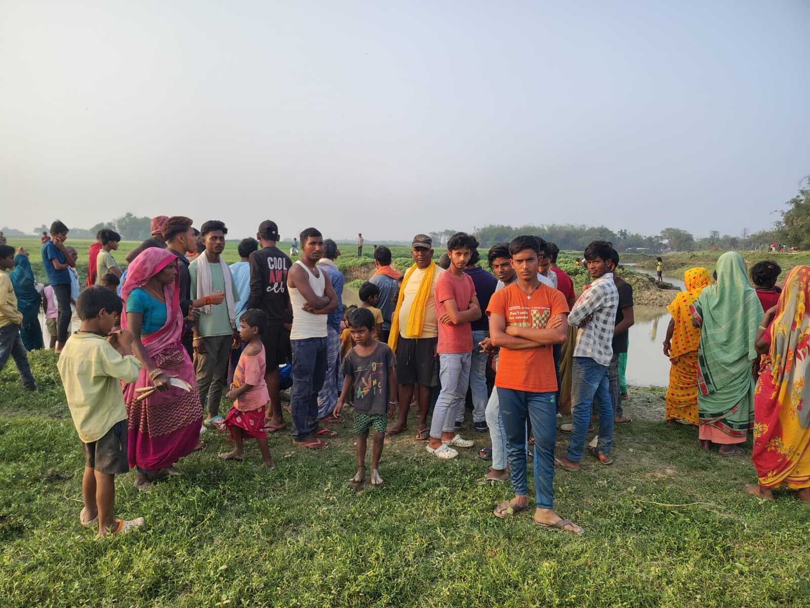 मिट्टी लेकर जाकर जा रही बच्ची पोखर में फिसली, मौत