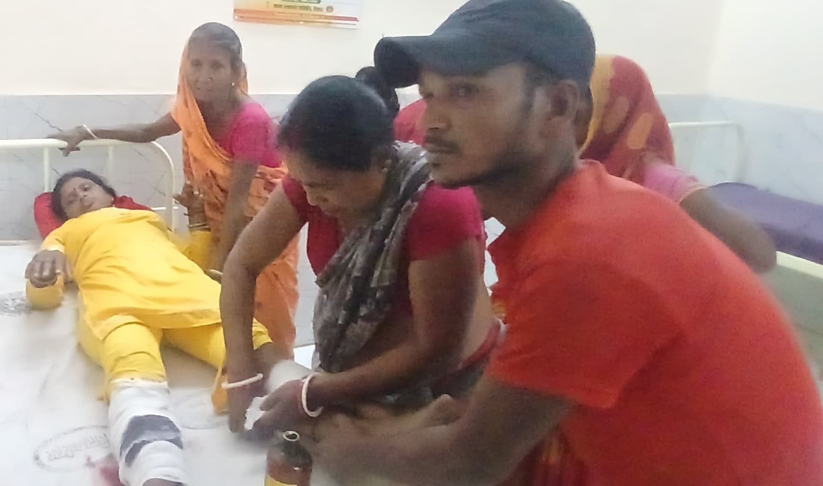 पिकअप के टक्कर बाईक सवार दम्पति घायल