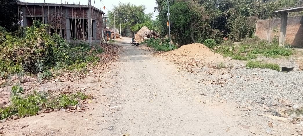 चपरी-मदानचौकी मार्ग जर्जर, ग्रामीणों का आवागमन मुश्किल