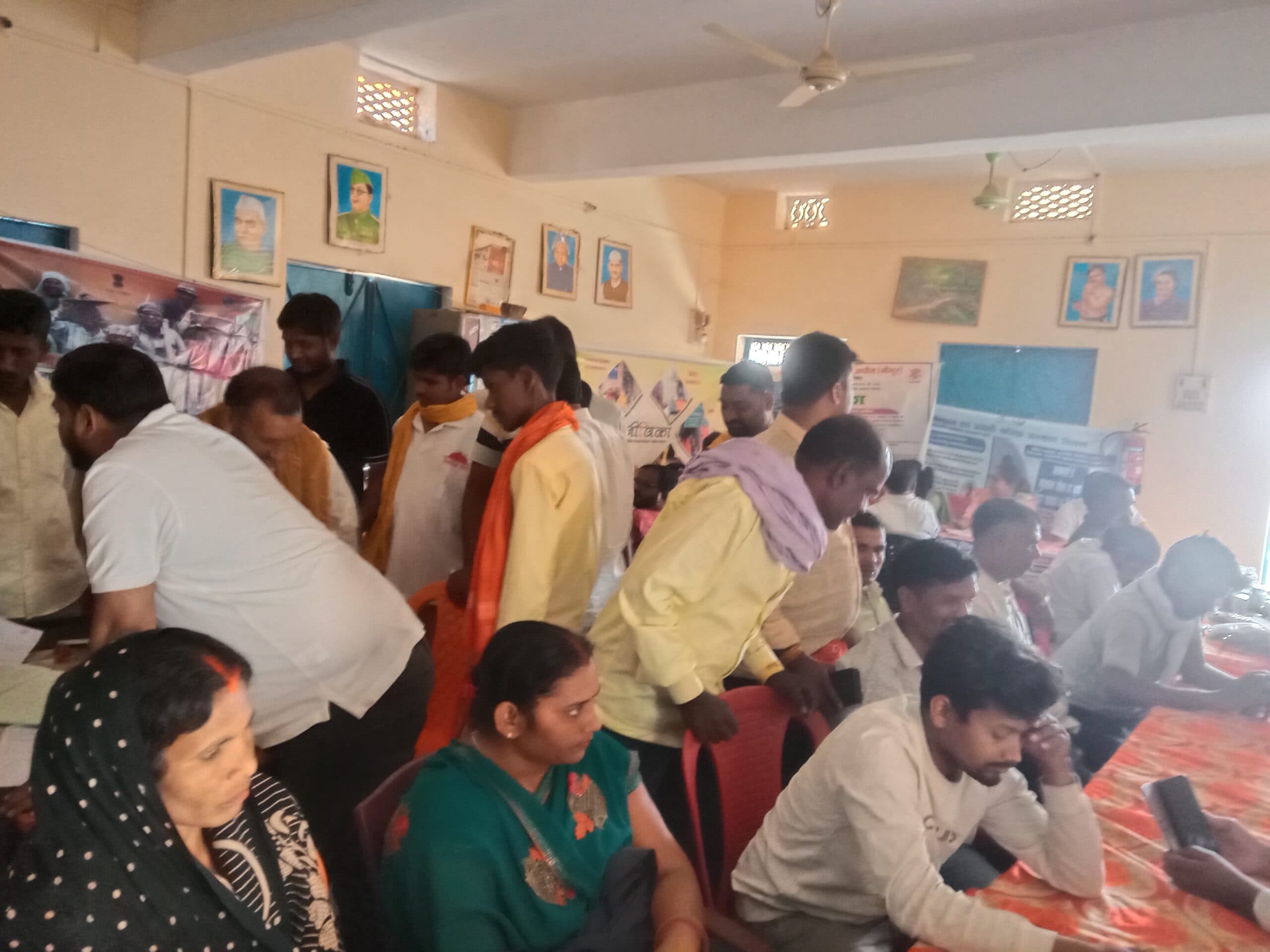 मुख्यमंत्री की समृद्धि यात्रा को लेकर अधौरा में लगा कैंप