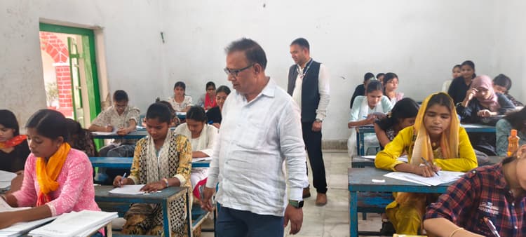 स्कूलों में शुरू हुई 11वीं की परीक्षा,24 मार्च तक चलेगी