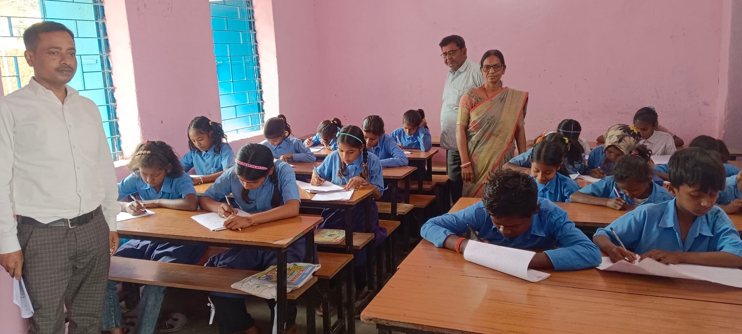 गोविंदपुर के 92 विद्यालयों में वार्षिक परीक्षा शुरू, 14505 विद्यार्थी ले रहे भाग