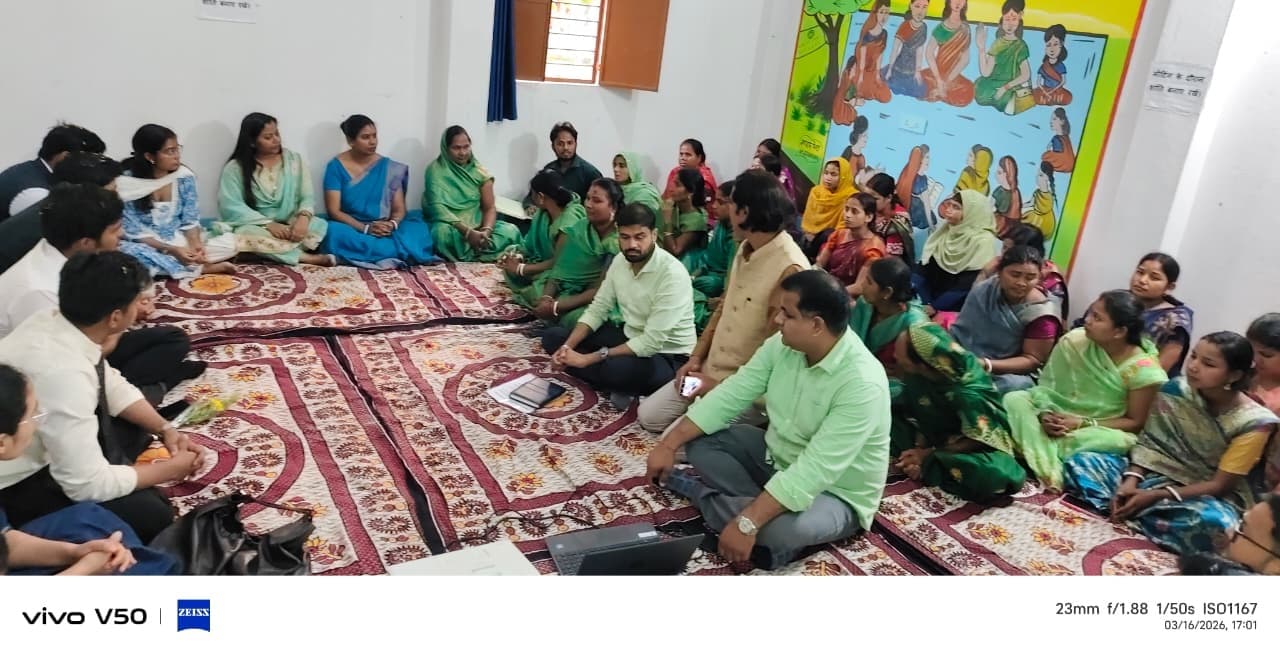 प्रशिक्षु आइएएस अधिकारियों ने जाना जीविका का मॉडल