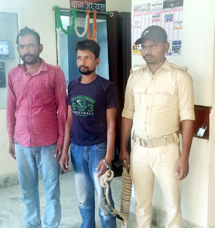 नशे में हंगामा करते दो धराये