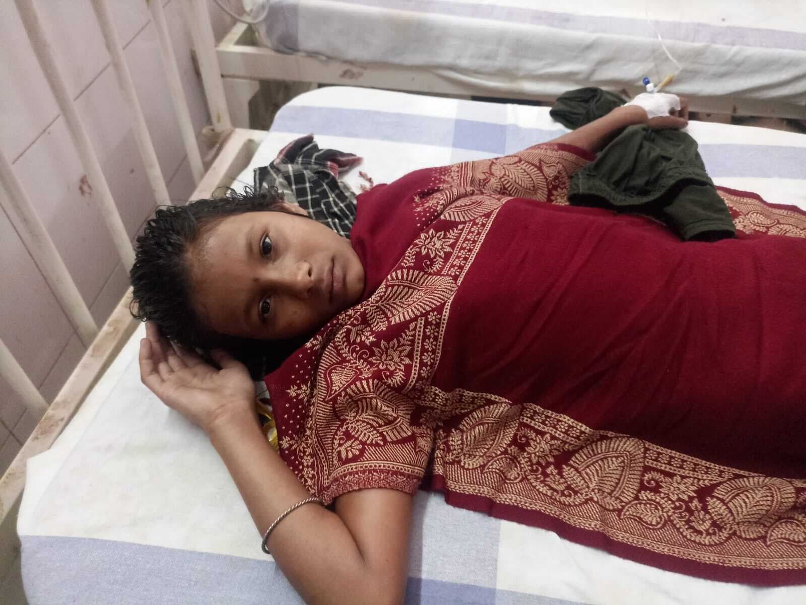 आवासीय विद्यालय में शॉर्ट सर्किट से लगी आग, गेट तोड़कर निकाली गयीं आधा दर्जन बच्चियां