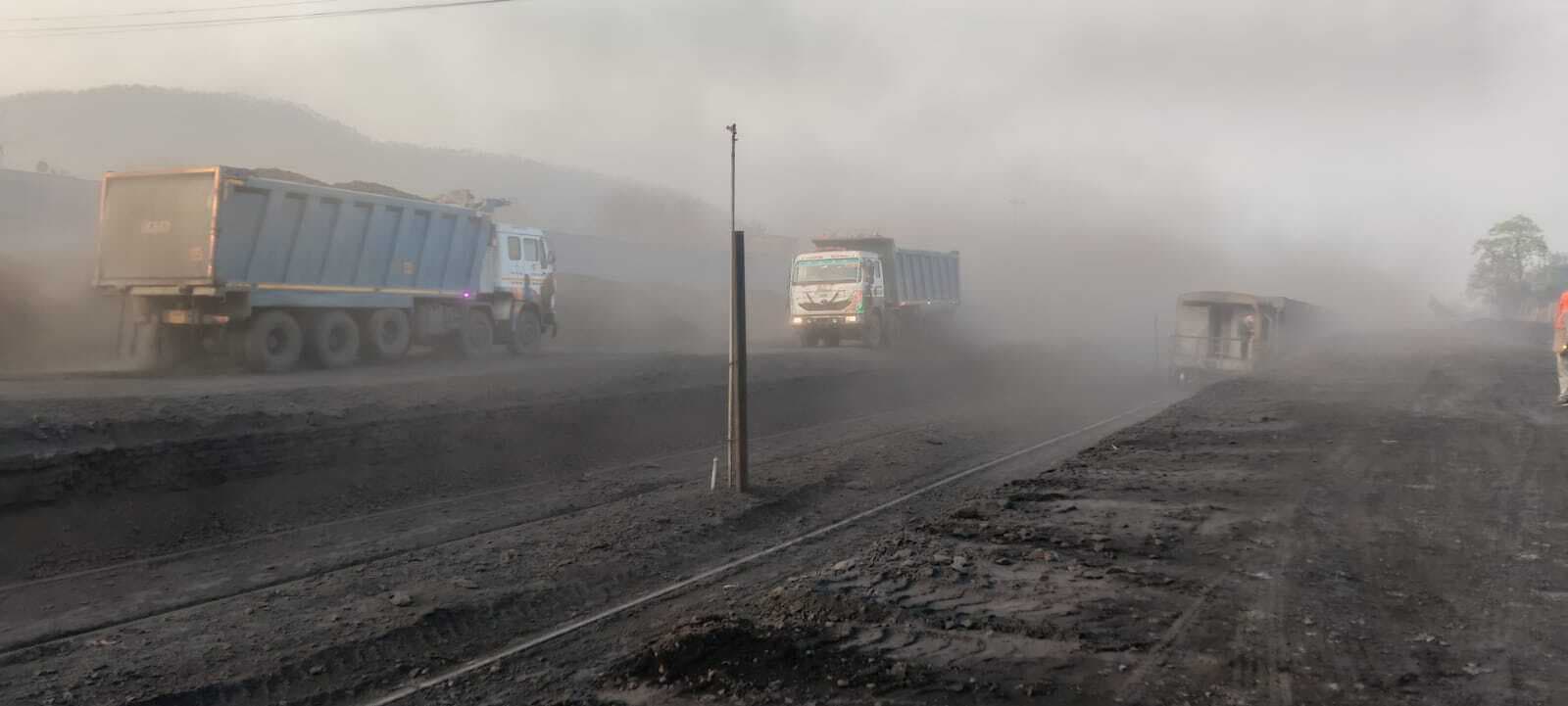 बचरा साइडिंग में धूल-गर्द से बीमार हो रहे लोग