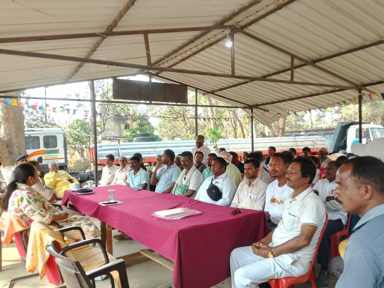 कर्रा थाना में शांति समिति की बैठक हुई