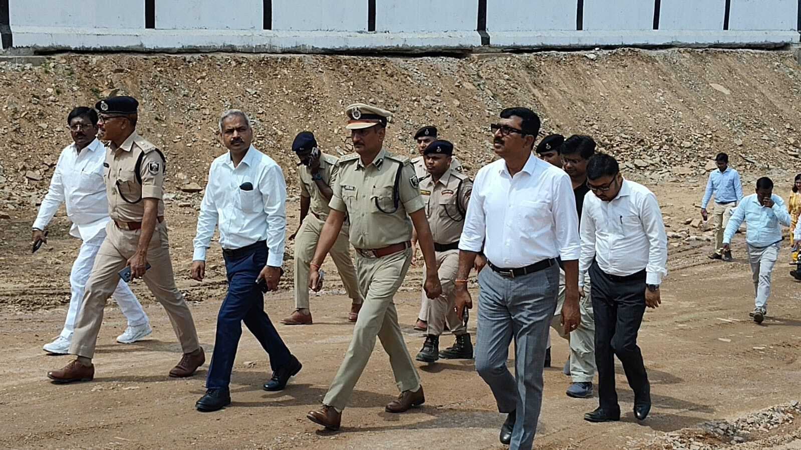 सीएम के जनसंवाद स्थल पर सभी बुनियादी सुविधाएं सुनिश्चित करें : आयुक्त