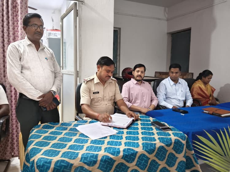 पूजा व जुलूस के दौरान निर्धारित गाइडलाइन करें पालन : एसडीपीओ