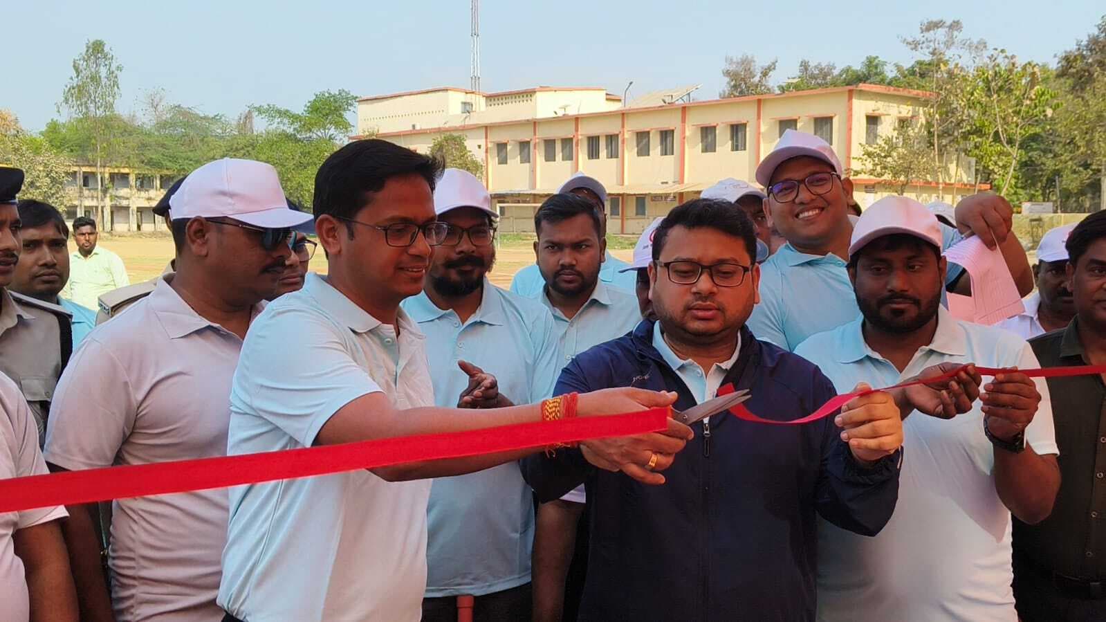 जिला स्थापना दिवस पर क्रिकेट मैच में प्रशासन ने मीडिया को हराया