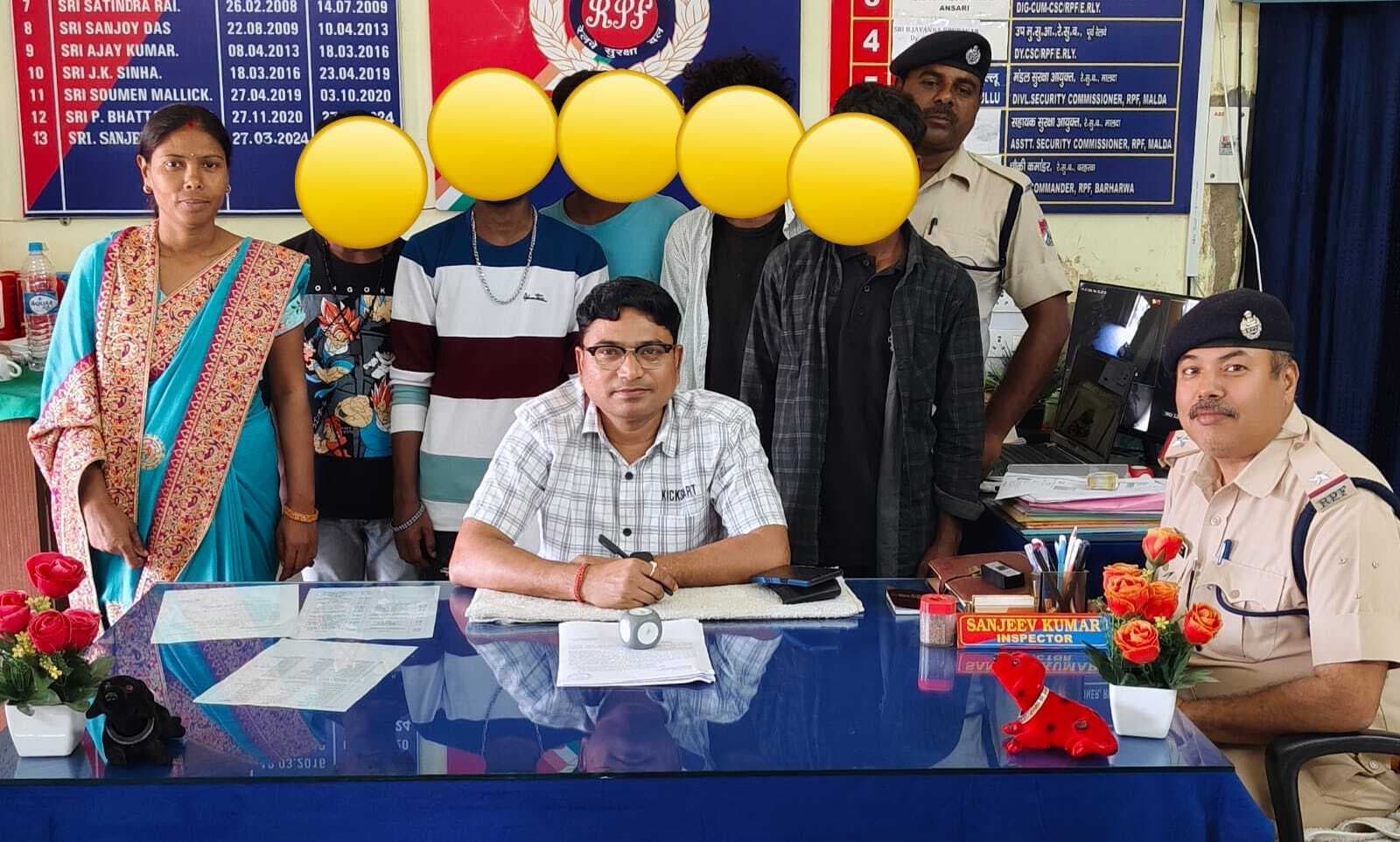 मजदूरी करने आरा जा रहे पांच किशोर को आरपीएफ ने किया रेस्क्यू