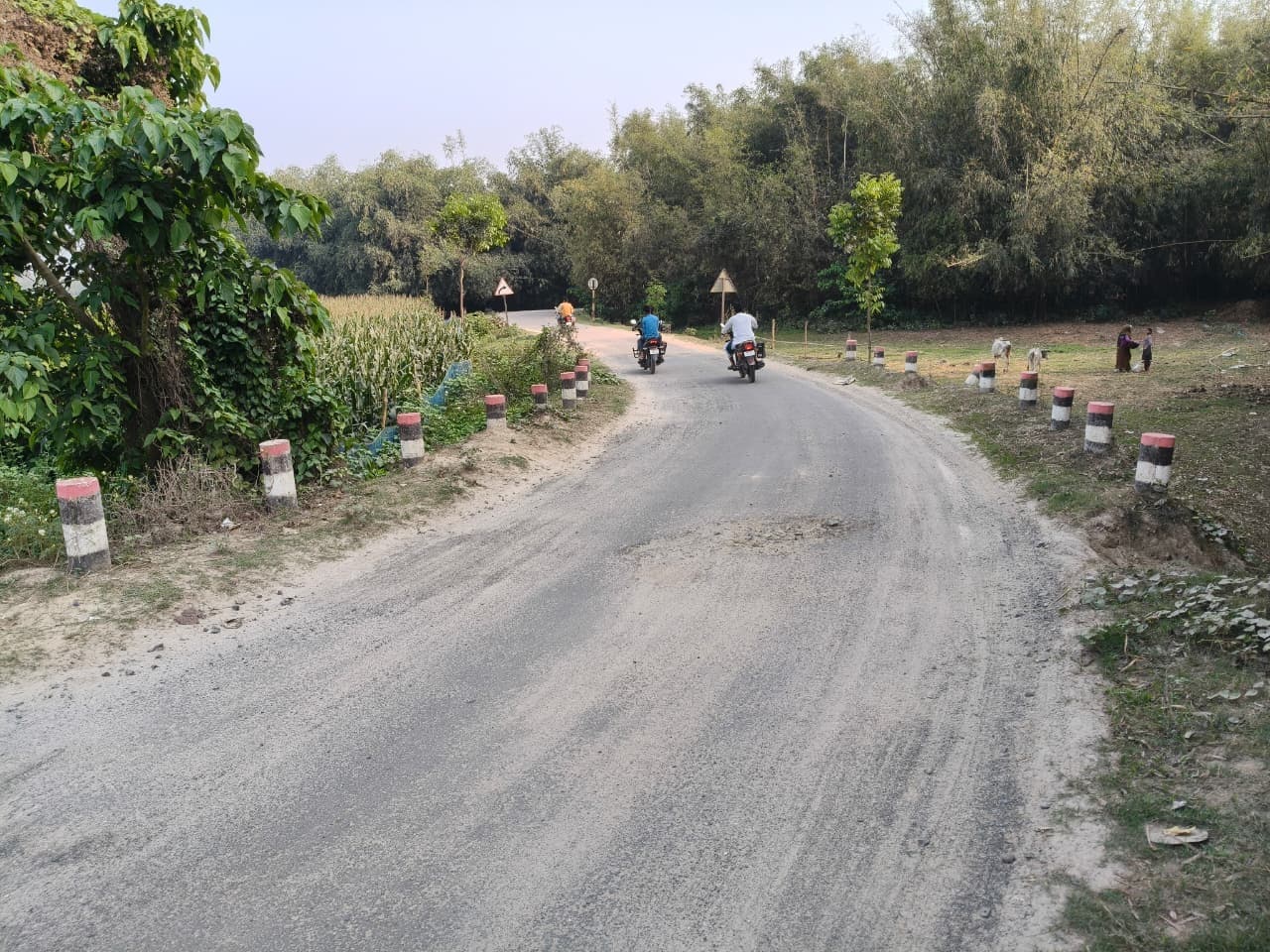 रैयती भुमि पर सड़क निर्माण के बाद नहीं मिला मुआवजा, तो अधिकारी का करेंगे घेराव