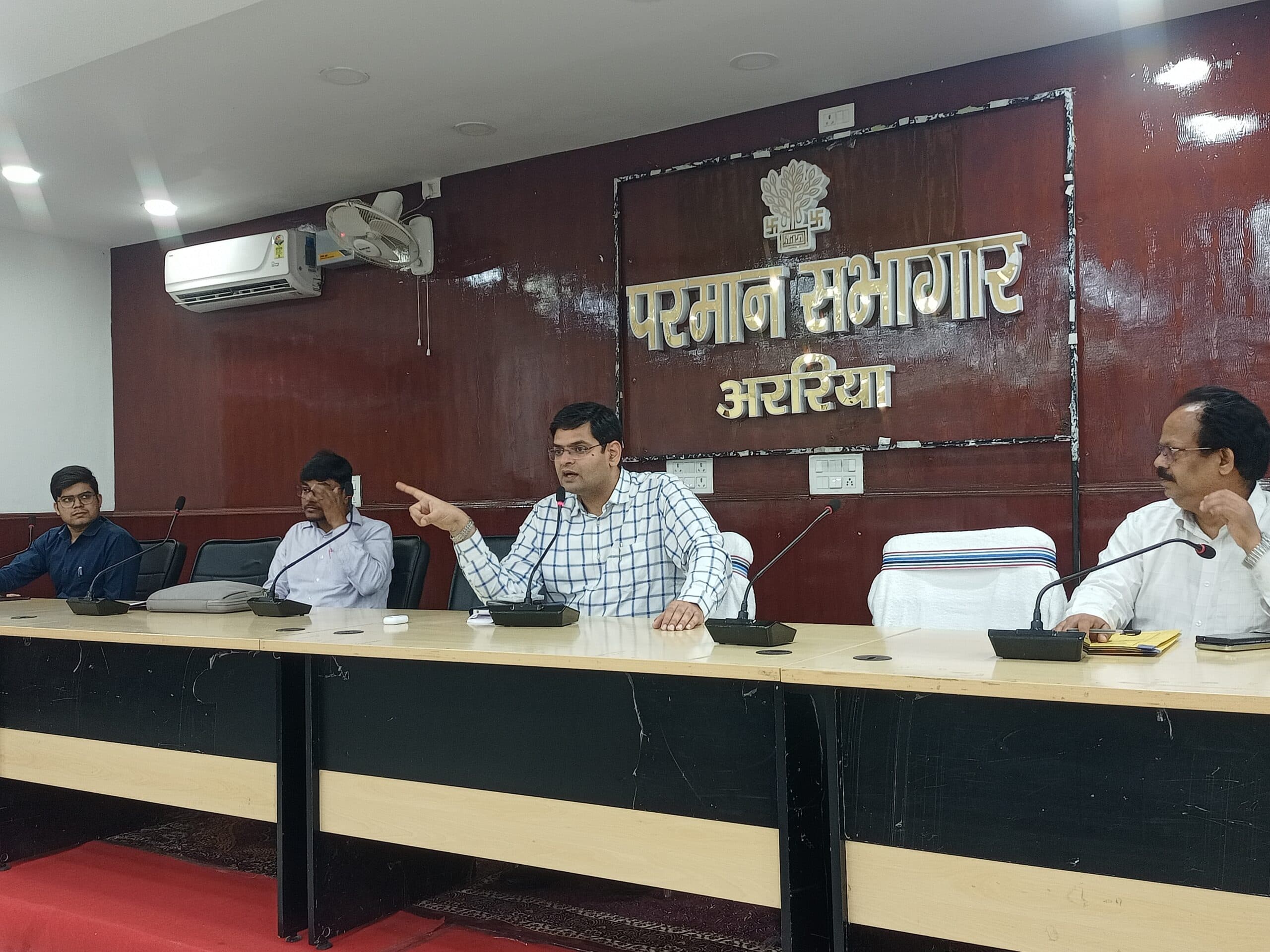 जिले में एलपीजी की नहीं है कमी, पेडिंग बुकिंग से ज्यादा स्टॉक उपलब्ध: डीएम