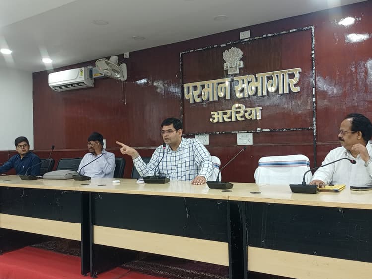 जिले में एलपीजी की नहीं है कमी, पेडिंग बुकिंग से ज्यादा स्टॉक उपलब्ध: डीएम