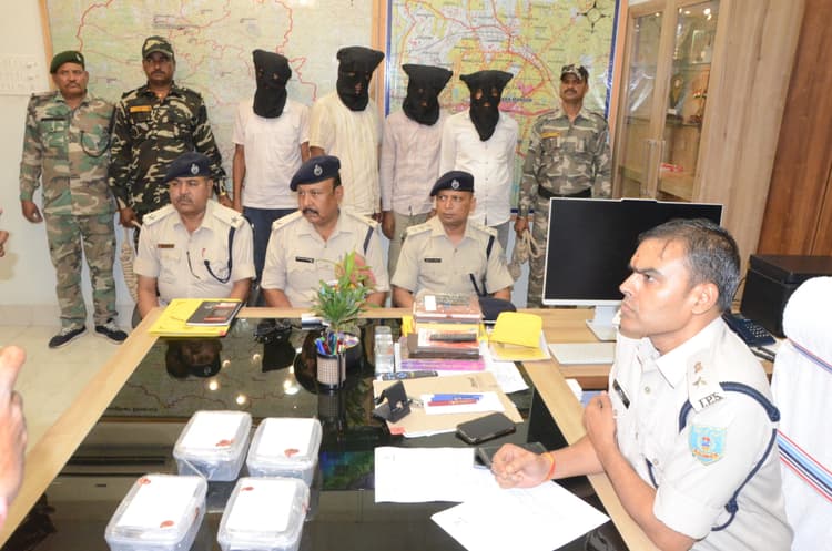 Deoghar news : एटीएम में कार्ड फंसाकर ठगी करने वाला अंतरराज्यीय गिरोह का पर्दाफाश, चार आरोपितों को भेजा जेल