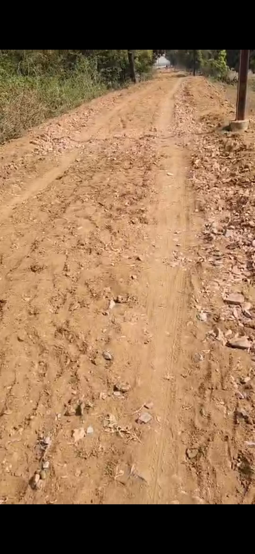 सड़क निर्माण में अनियमितता का आरोप, जांच की मांग तेज