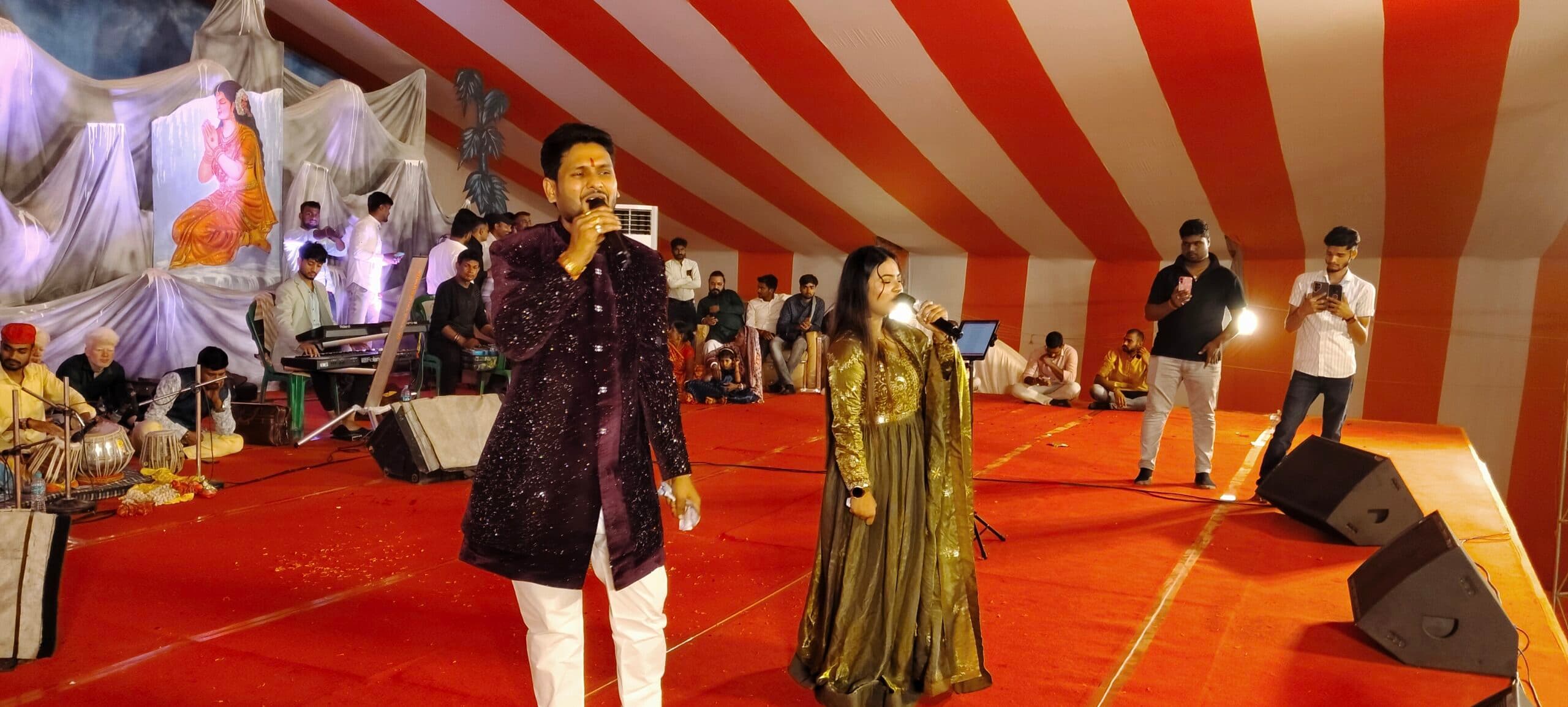 झांकी व भक्ति गीतों ने बांधा समां, देर रात तक गूंजता रहा सेवाधाम परिसर