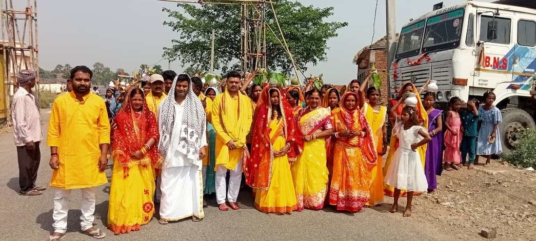 तेतरिया माल पंचायत के बेलवा गांव में निकली हरिनाम संकीर्तन यात्रा