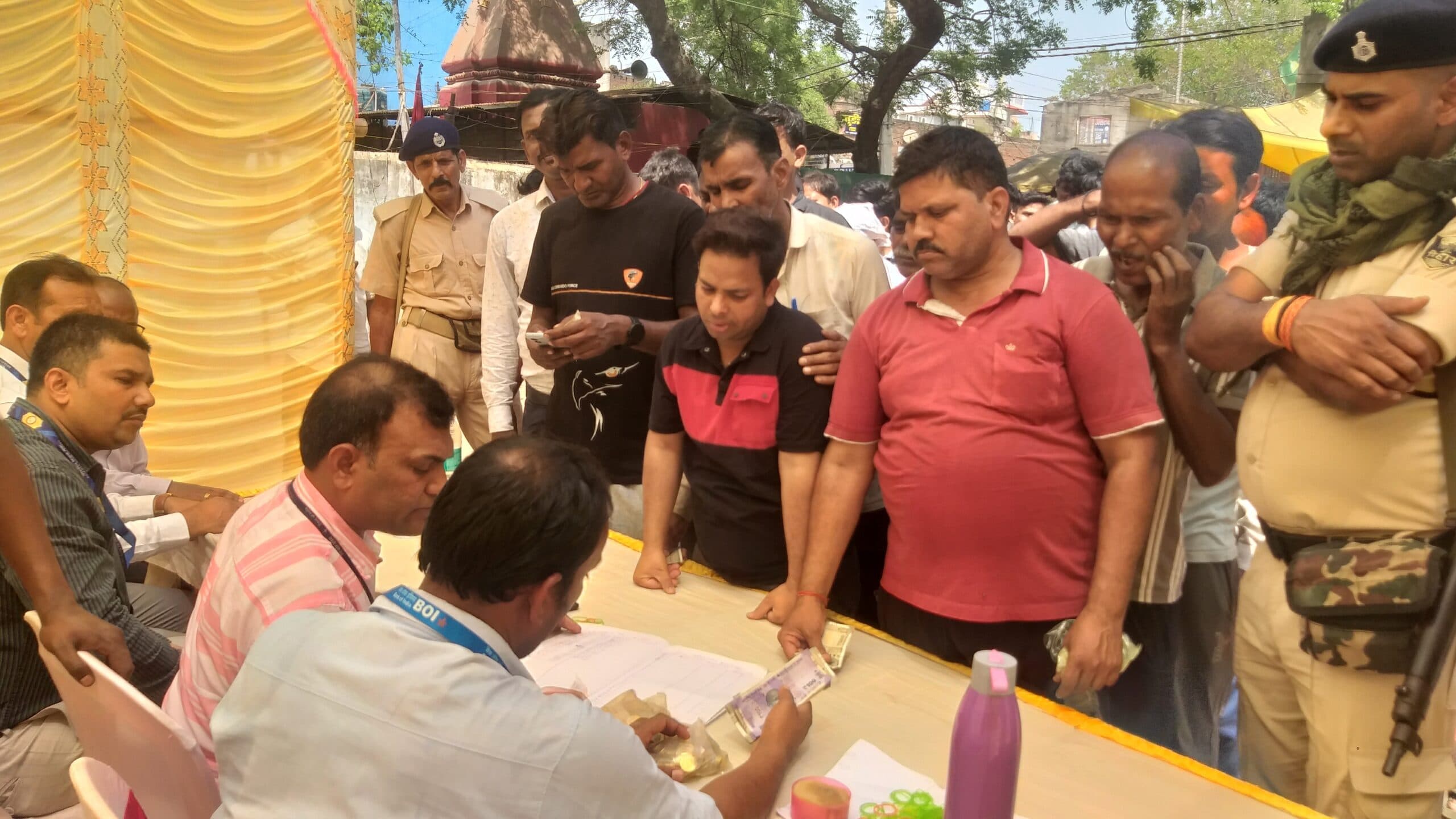 450 लोगों ने 9.37 लाख रुपये किये एक्सचेंज