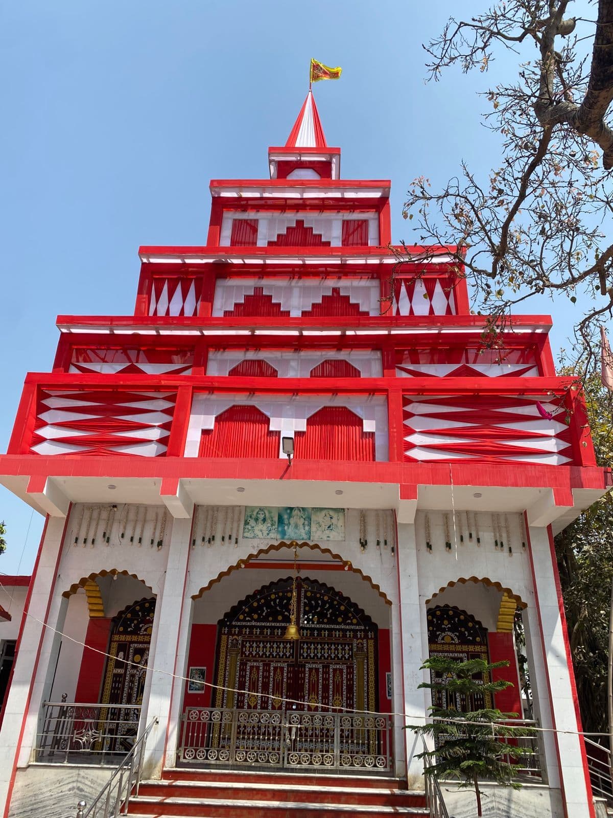 दोला पर सवार होकर आएगी माता रानी, चरणायुध पर करेंगी प्रस्थान