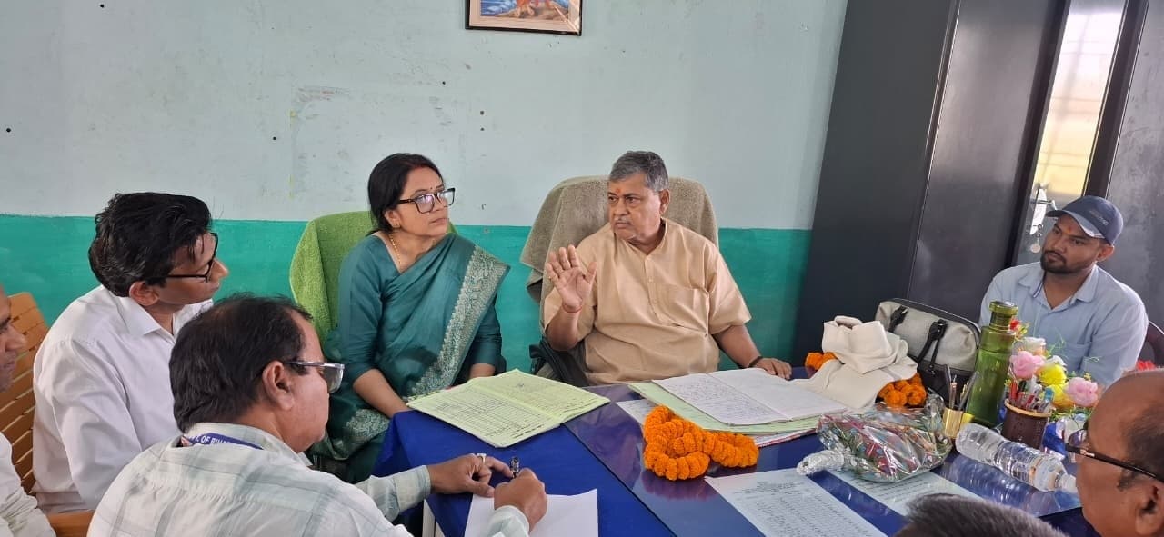 बेहतर शैक्षणिक वातावरण बनाना हम सबकी जिम्मेदारी : खेमका