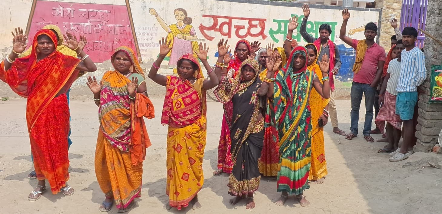 नशेड़ियो को गिरफ्तार करने गयी पुलिस का ग्रामीणों से झड़प