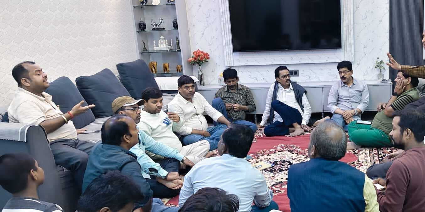 मां जगदंबा का पूजनोत्सव शांति के साथ धूमधाम से मनाने पर विचार-विमर्श