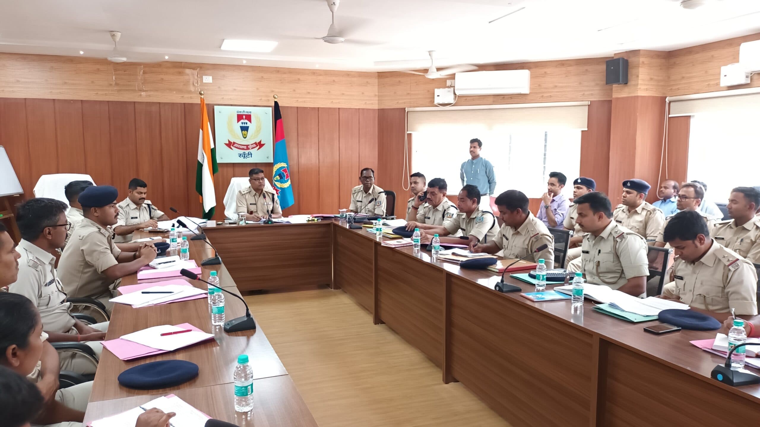 क्राइम मीटिंग में एसपी ने दिये सतर्कता के निर्देश