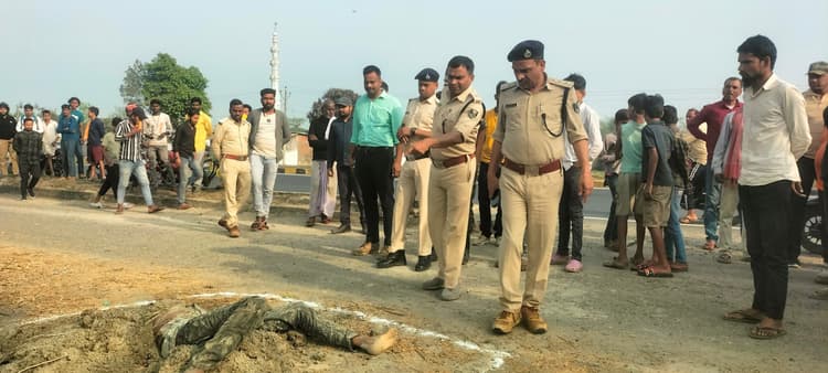 एनएच पर मिला अज्ञात व्यक्ति का शव