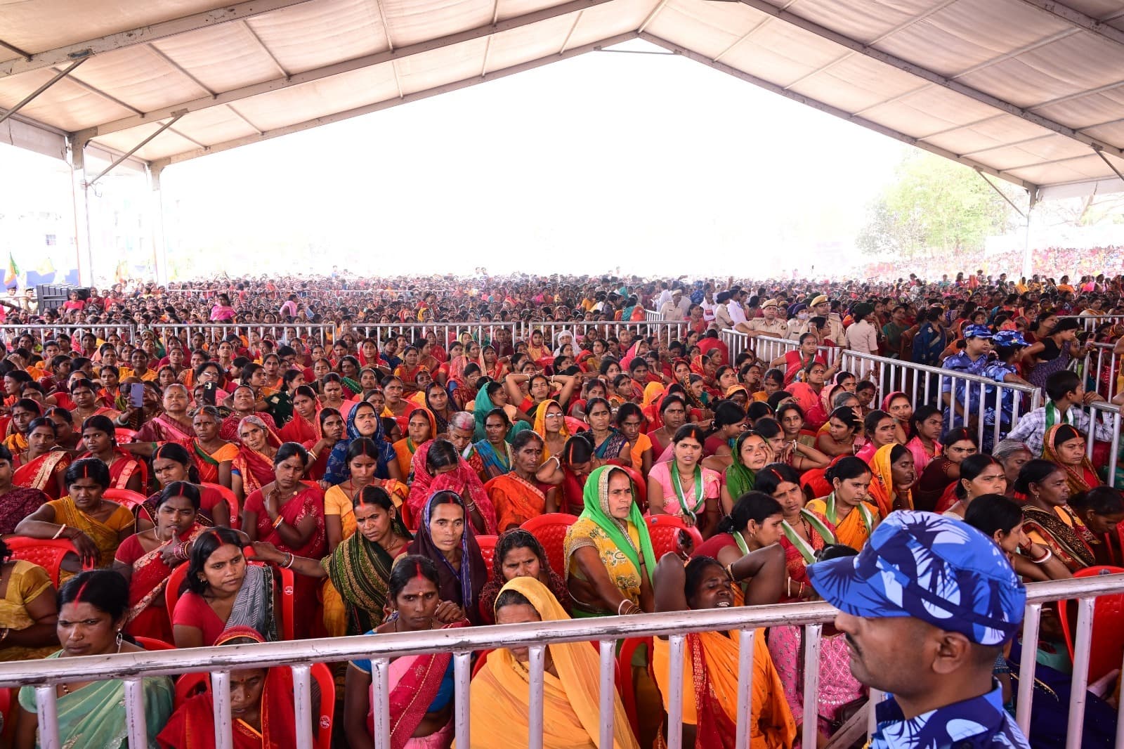 नारी शक्ति के अभूतपूर्व उत्साह का गवाह बनी समृद्धि यात्रा