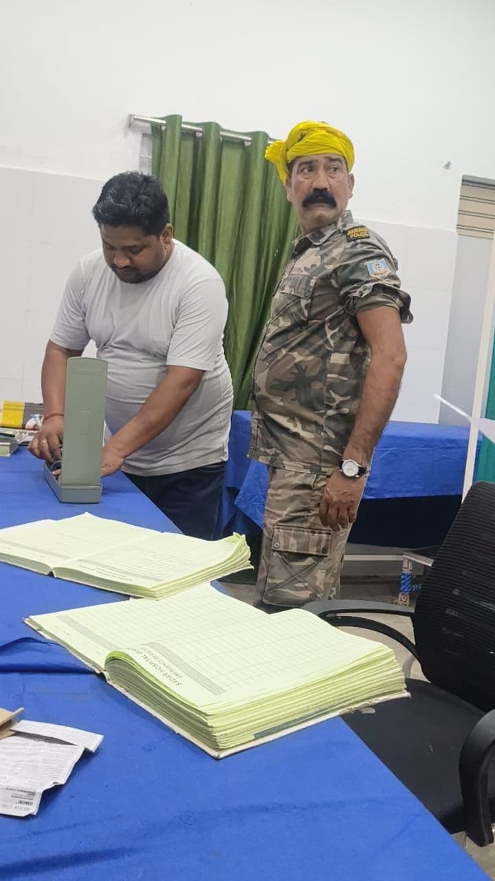 Giridih News :नशे में धुत जवान का आधी रात सदर अस्पताल में हाई वोल्टेज ड्रामा, एसपी ने किया सस्पेंड