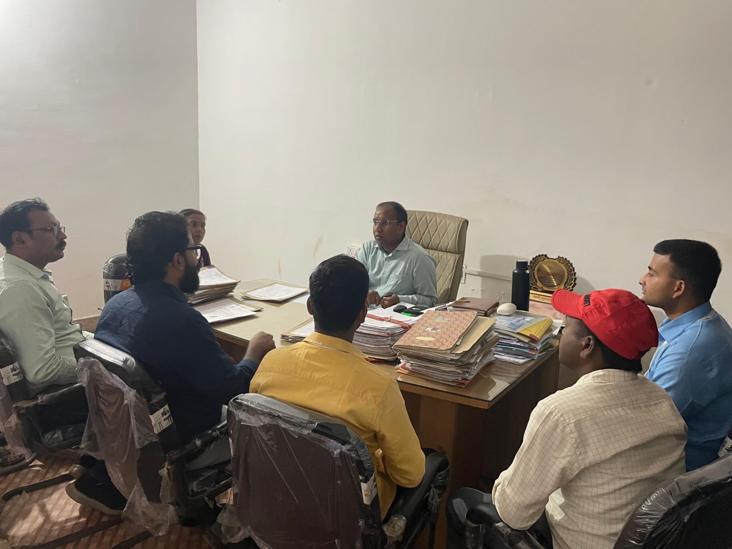 Giridih News :सिटी लाइवलीहुड एक्शन प्लान पर नगर निगम में समीक्षा बैठक