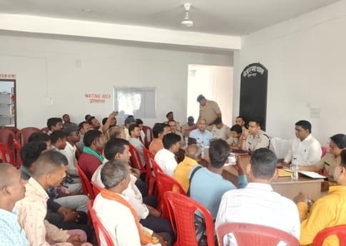 शांति व भाईचारे के साथ मनायें उमंग और उल्लास का पर्व : एसडीपीओ