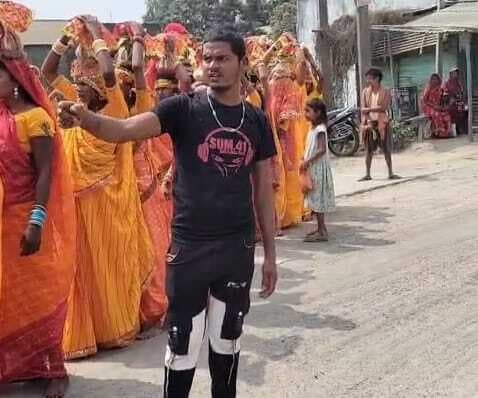 त्रिकुंज संकीर्तन को लेकर निकाली कलशयात्रा