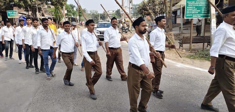 हिंदू नववर्ष पर आरएसएस का भव्य पथ संचलन, देशभक्ति के जयघोष से गूंजा धमदाहा