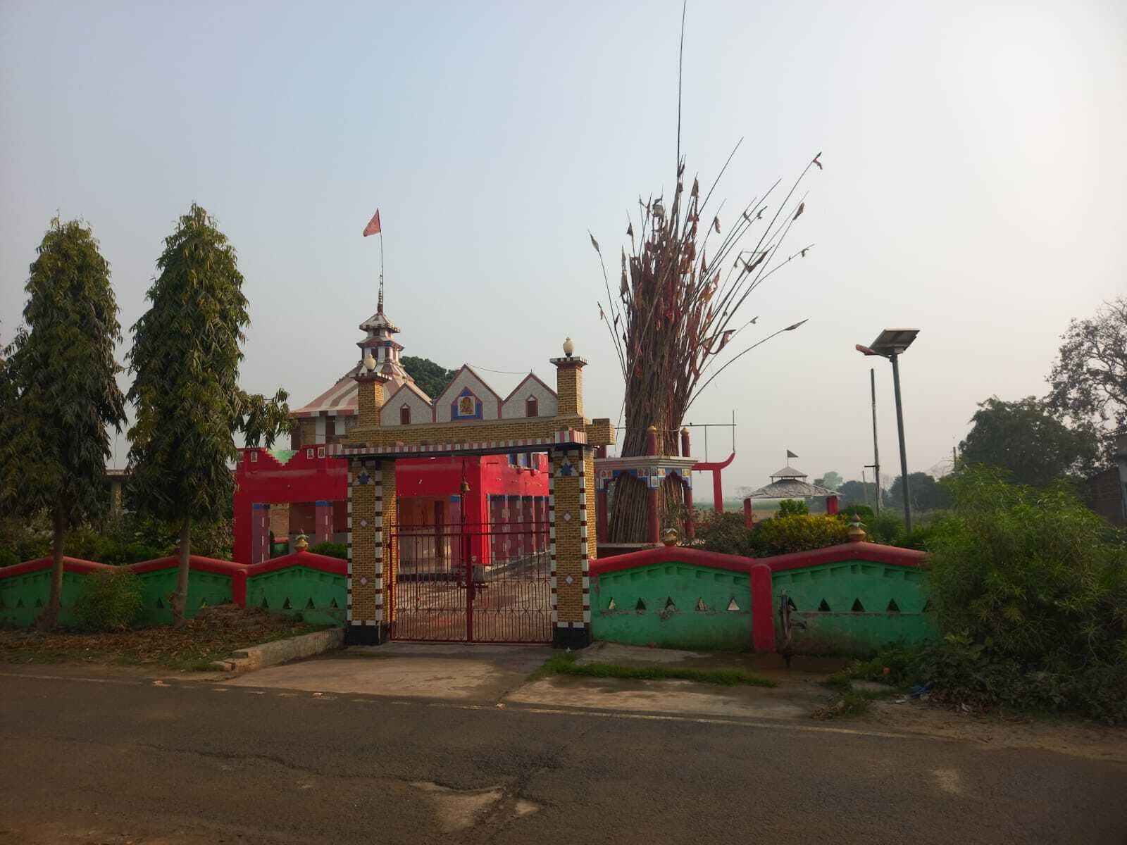 चकप्रयाग के महावीर मंदिर की महिमा अपार, गंगा कटाव के बीच भी अडिग रही आस्था