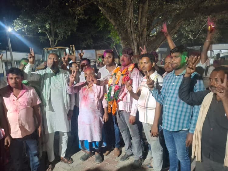 मोरसंडा में पैक्स अध्यक्ष बने कैसर रजा